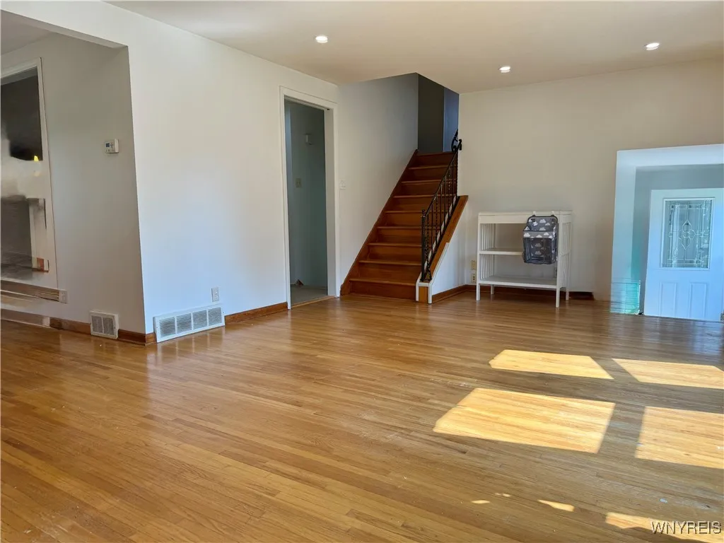 77 Monarch Drive, Amherst, New York 14226, Amherst, New York 14226, 3 Bedrooms Bedrooms, 7 Rooms Rooms,1 BathroomBathrooms,Residential,For Sale,77 Monarch Drive, Amherst, New York 14226,B1622364