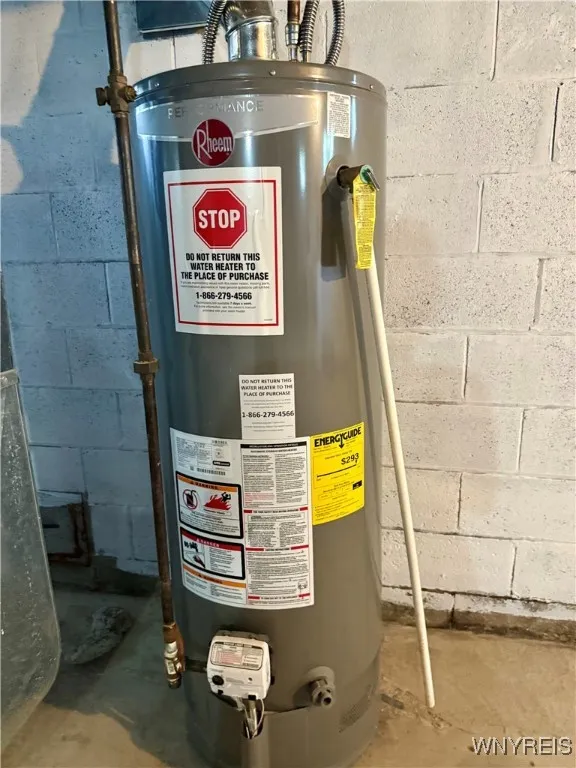 Hot water tank