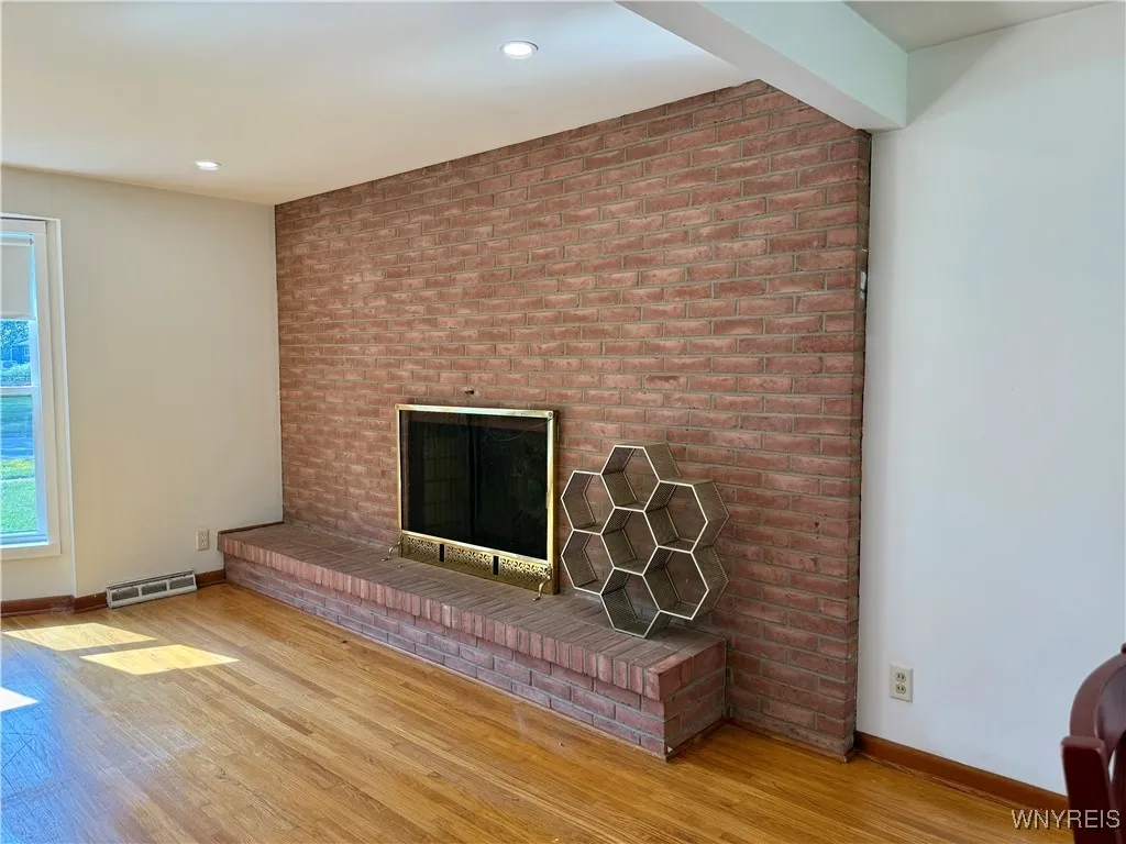 77 Monarch Drive, Amherst, New York 14226, Amherst, New York 14226, 3 Bedrooms Bedrooms, 7 Rooms Rooms,1 BathroomBathrooms,Residential,For Sale,77 Monarch Drive, Amherst, New York 14226,B1622364
