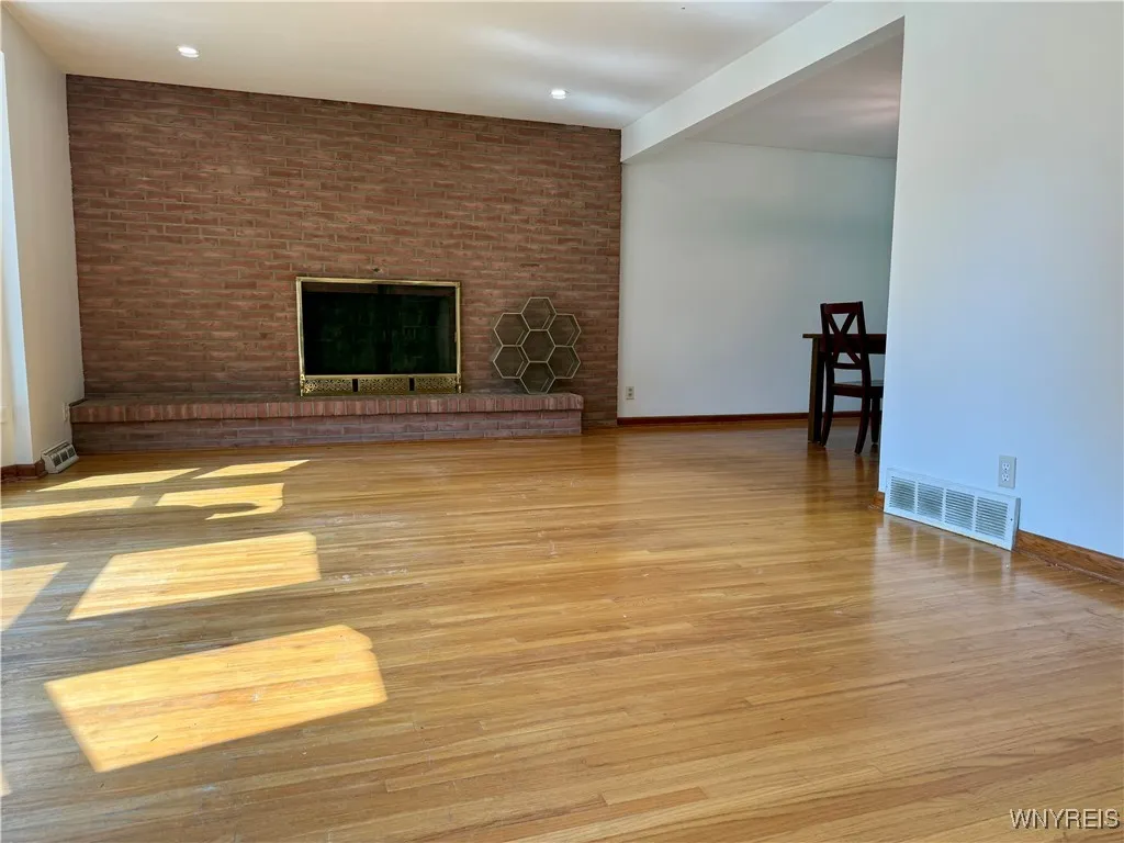77 Monarch Drive, Amherst, New York 14226, Amherst, New York 14226, 3 Bedrooms Bedrooms, 7 Rooms Rooms,1 BathroomBathrooms,Residential,For Sale,77 Monarch Drive, Amherst, New York 14226,B1622364