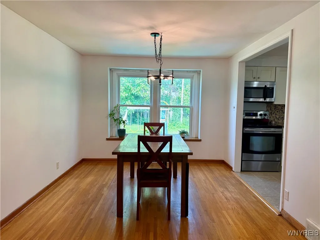77 Monarch Drive, Amherst, New York 14226, Amherst, New York 14226, 3 Bedrooms Bedrooms, 7 Rooms Rooms,1 BathroomBathrooms,Residential,For Sale,77 Monarch Drive, Amherst, New York 14226,B1622364