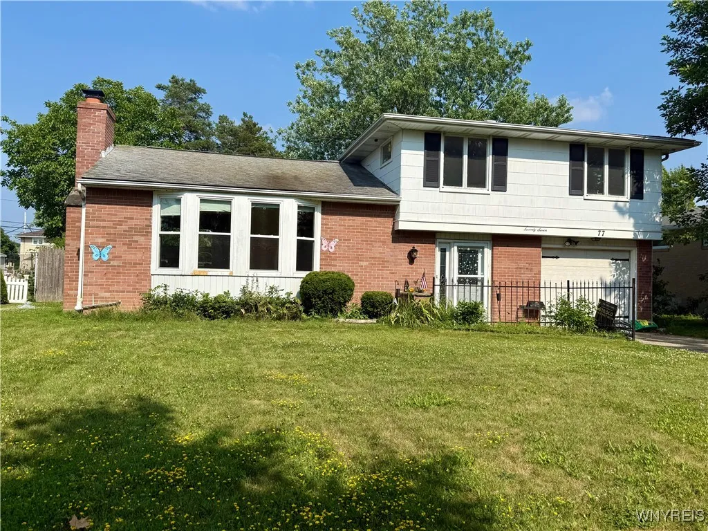 77 Monarch Drive, Amherst, New York 14226, Amherst, New York 14226, 3 Bedrooms Bedrooms, 7 Rooms Rooms,1 BathroomBathrooms,Residential,For Sale,77 Monarch Drive, Amherst, New York 14226,B1622364