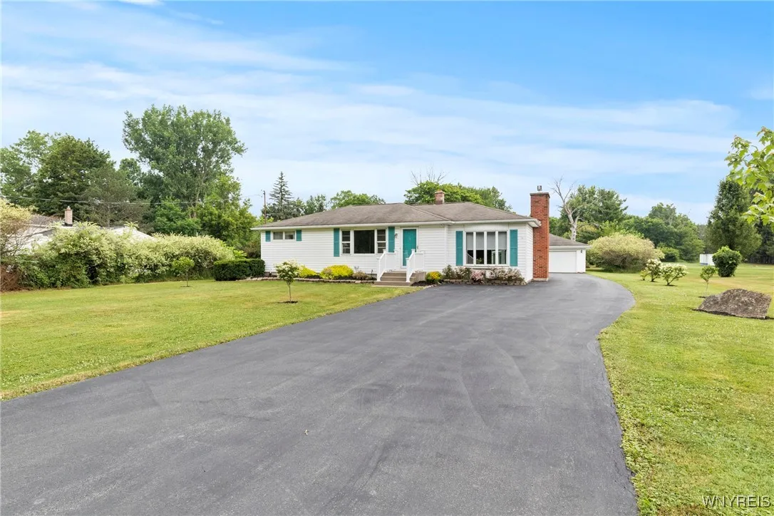 5173 Mapleton Road, Pendleton, New York 14094, Pendleton, New York 14094, 2 Bedrooms Bedrooms, 6 Rooms Rooms,1 BathroomBathrooms,Residential,For Sale,5173 Mapleton Road, Pendleton, New York 14094,B1621093