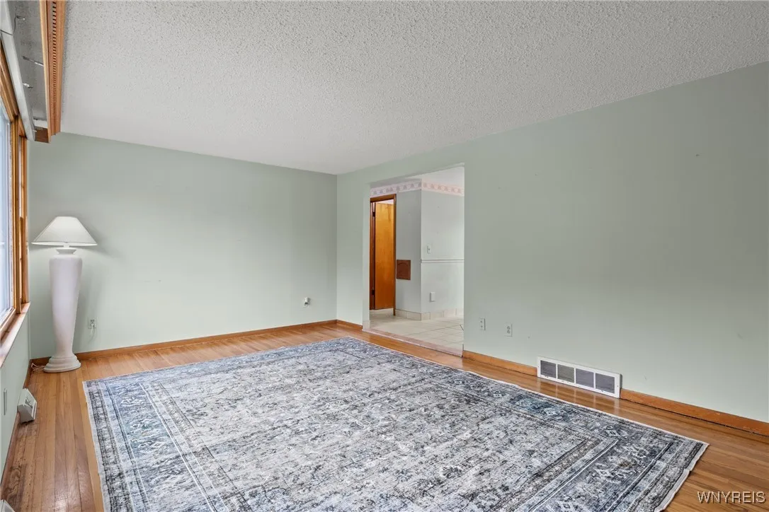 5173 Mapleton Road, Pendleton, New York 14094, Pendleton, New York 14094, 2 Bedrooms Bedrooms, 6 Rooms Rooms,1 BathroomBathrooms,Residential,For Sale,5173 Mapleton Road, Pendleton, New York 14094,B1621093