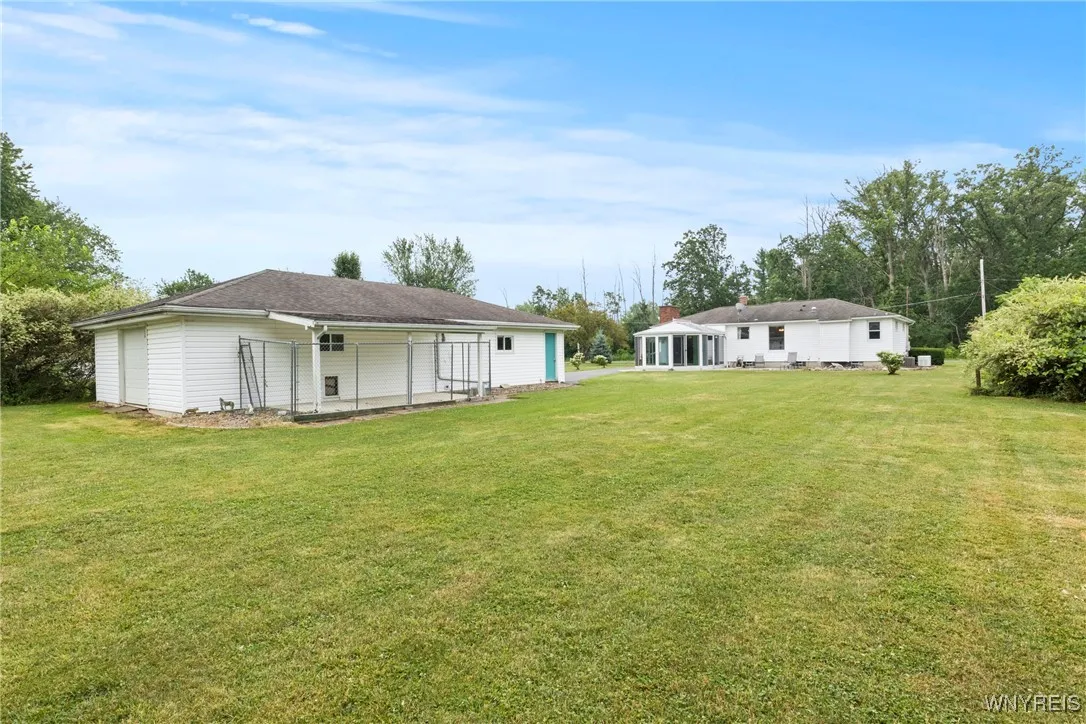 5173 Mapleton Road, Pendleton, New York 14094, Pendleton, New York 14094, 2 Bedrooms Bedrooms, 6 Rooms Rooms,1 BathroomBathrooms,Residential,For Sale,5173 Mapleton Road, Pendleton, New York 14094,B1621093