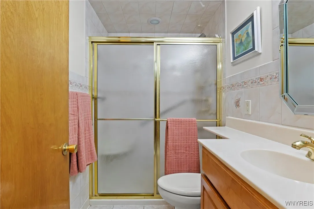 5173 Mapleton Road, Pendleton, New York 14094, Pendleton, New York 14094, 2 Bedrooms Bedrooms, 6 Rooms Rooms,1 BathroomBathrooms,Residential,For Sale,5173 Mapleton Road, Pendleton, New York 14094,B1621093