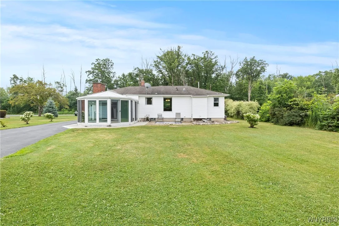 5173 Mapleton Road, Pendleton, New York 14094, Pendleton, New York 14094, 2 Bedrooms Bedrooms, 6 Rooms Rooms,1 BathroomBathrooms,Residential,For Sale,5173 Mapleton Road, Pendleton, New York 14094,B1621093