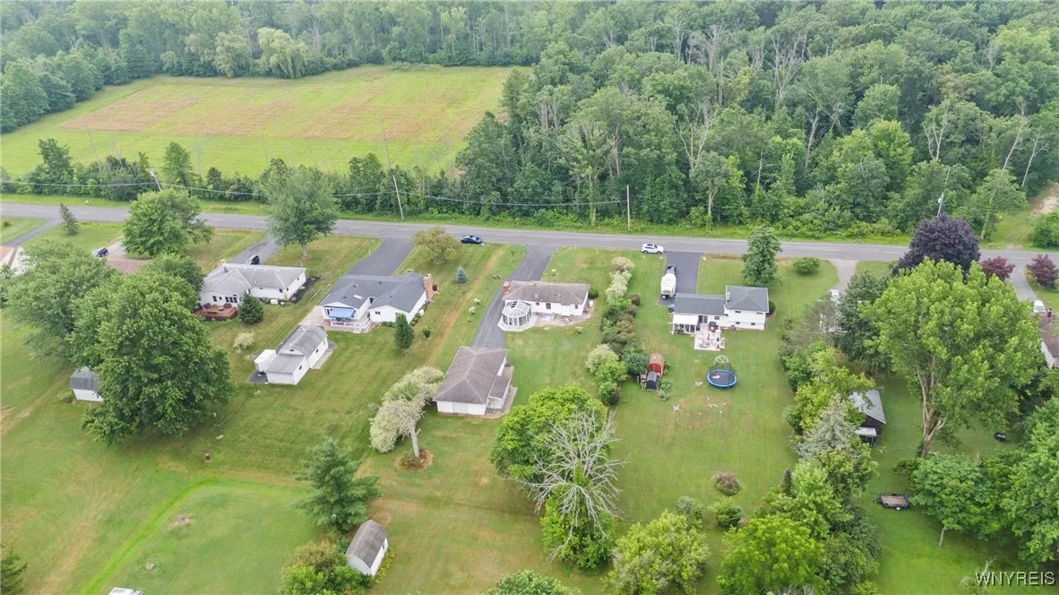 5173 Mapleton Road, Pendleton, New York 14094, Pendleton, New York 14094, 2 Bedrooms Bedrooms, 6 Rooms Rooms,1 BathroomBathrooms,Residential,For Sale,5173 Mapleton Road, Pendleton, New York 14094,B1621093