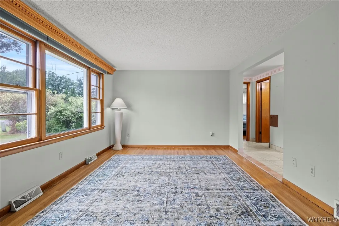 5173 Mapleton Road, Pendleton, New York 14094, Pendleton, New York 14094, 2 Bedrooms Bedrooms, 6 Rooms Rooms,1 BathroomBathrooms,Residential,For Sale,5173 Mapleton Road, Pendleton, New York 14094,B1621093