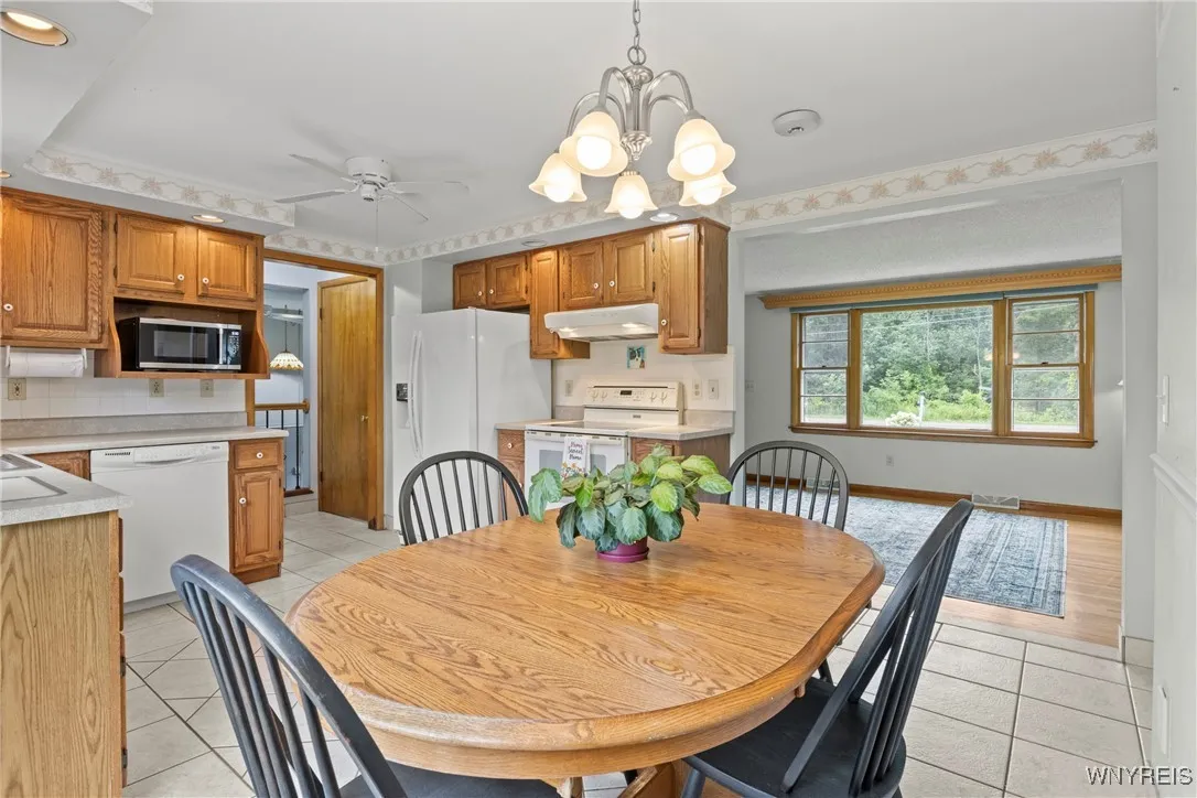 5173 Mapleton Road, Pendleton, New York 14094, Pendleton, New York 14094, 2 Bedrooms Bedrooms, 6 Rooms Rooms,1 BathroomBathrooms,Residential,For Sale,5173 Mapleton Road, Pendleton, New York 14094,B1621093