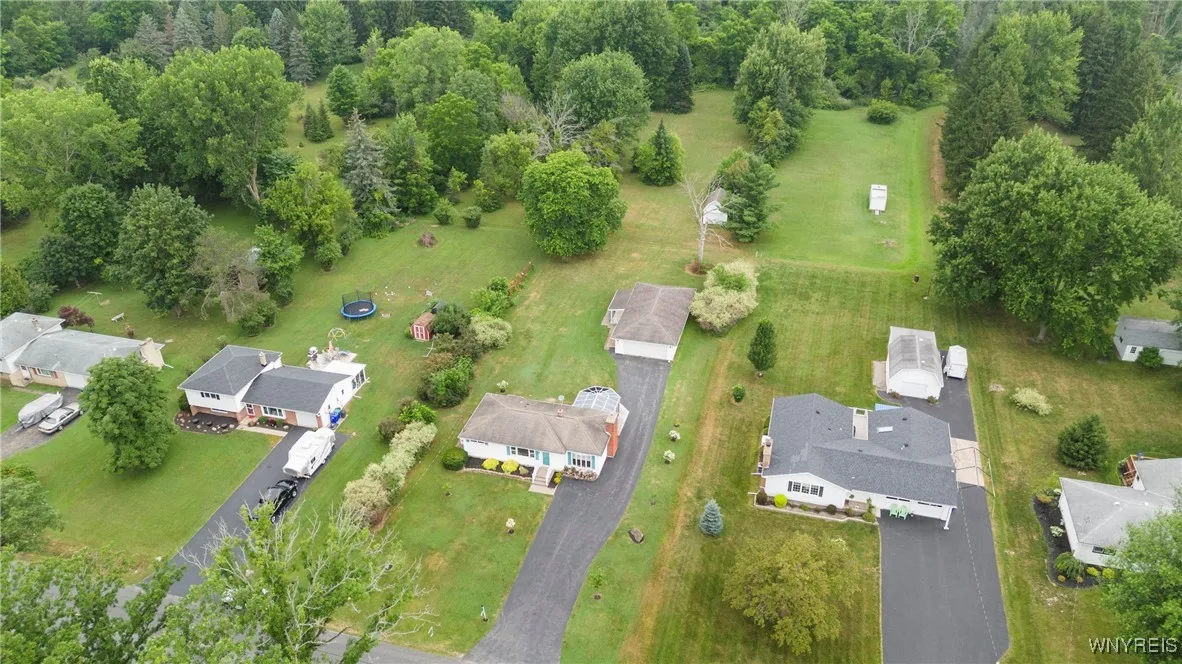 5173 Mapleton Road, Pendleton, New York 14094, Pendleton, New York 14094, 2 Bedrooms Bedrooms, 6 Rooms Rooms,1 BathroomBathrooms,Residential,For Sale,5173 Mapleton Road, Pendleton, New York 14094,B1621093