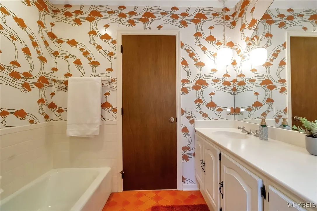88 Crestwood Lane, Amherst, New York 14221, Amherst, New York 14221, 3 Bedrooms Bedrooms, 6 Rooms Rooms,2 BathroomsBathrooms,Residential,For Sale,88 Crestwood Lane, Amherst, New York 14221,B1622643
