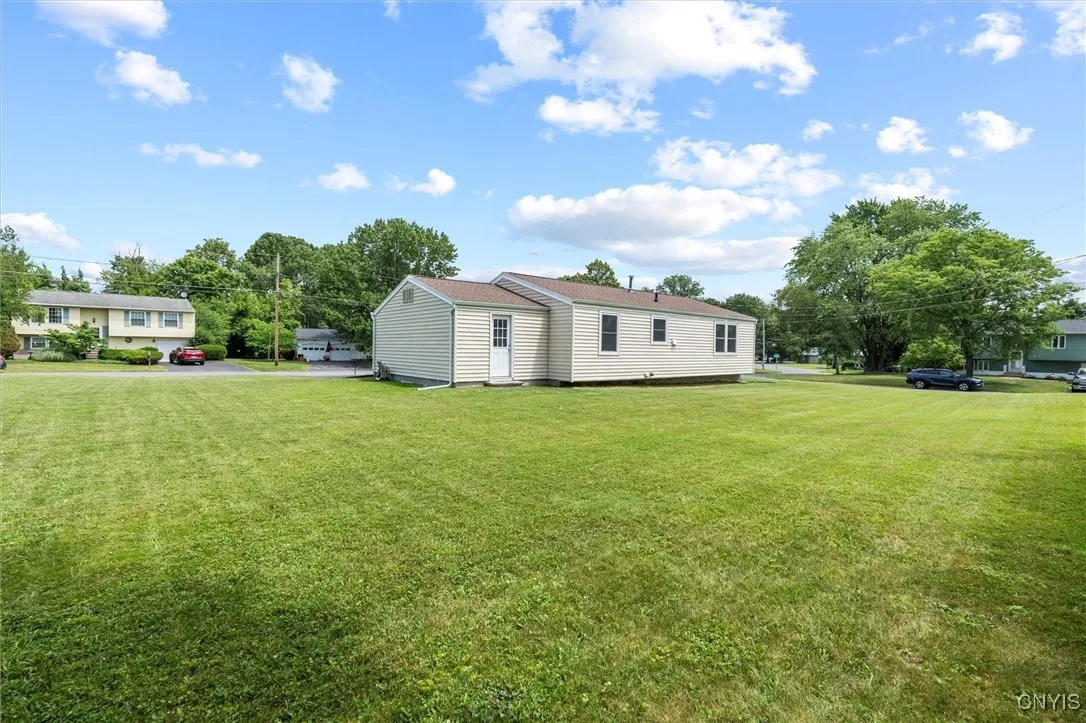 5106 Briarledge Road, Clay, New York 13212, Clay, New York 13212, 3 Bedrooms Bedrooms, 6 Rooms Rooms,1 BathroomBathrooms,Residential,Closed,5106 Briarledge Road, Clay, New York 13212,0,S1622629 5106 Briarledge Road, Clay, New York 13212, Clay, New York 13212, 3 Bedrooms Bedrooms, 6 Rooms Rooms,1 BathroomBathrooms,Residential,Closed,5106 Briarledge Road, Clay, New York 13212,0,S1622629