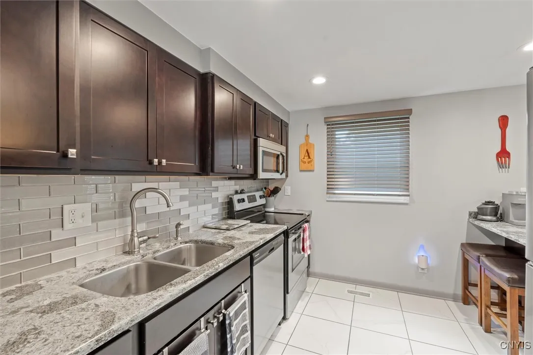 5106 Briarledge Road, Clay, New York 13212, Clay, New York 13212, 3 Bedrooms Bedrooms, 6 Rooms Rooms,1 BathroomBathrooms,Residential,Closed,5106 Briarledge Road, Clay, New York 13212,0,S1622629 5106 Briarledge Road, Clay, New York 13212, Clay, New York 13212, 3 Bedrooms Bedrooms, 6 Rooms Rooms,1 BathroomBathrooms,Residential,Closed,5106 Briarledge Road, Clay, New York 13212,0,S1622629