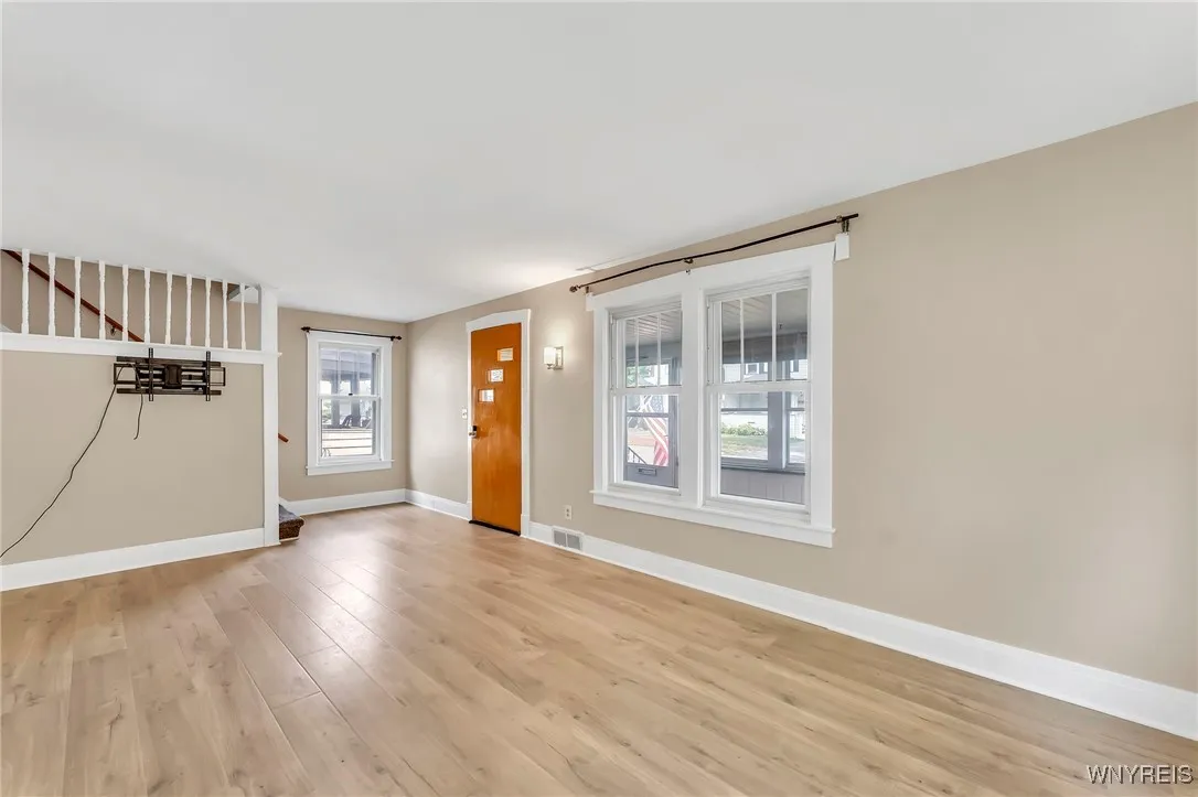 49 Kingsbury Avenue, Batavia City, New York 14020, Batavia City, New York 14020, 3 Bedrooms Bedrooms, 6 Rooms Rooms,1 BathroomBathrooms,Residential,For Sale,49 Kingsbury Avenue, Batavia City, New York 14020,B1622922