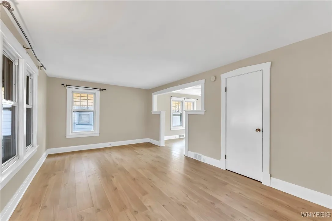 49 Kingsbury Avenue, Batavia City, New York 14020, Batavia City, New York 14020, 3 Bedrooms Bedrooms, 6 Rooms Rooms,1 BathroomBathrooms,Residential,For Sale,49 Kingsbury Avenue, Batavia City, New York 14020,B1622922