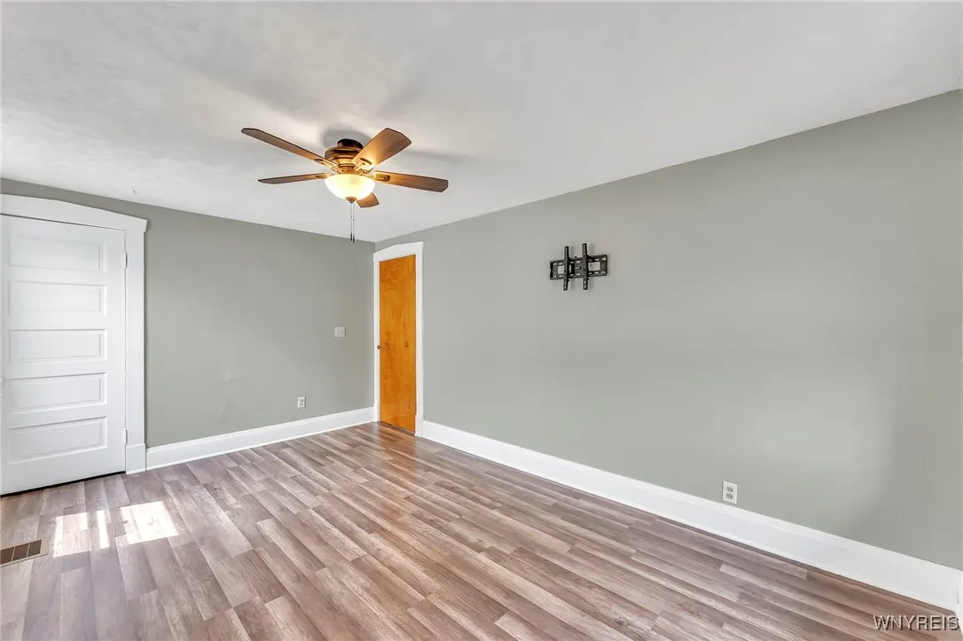 49 Kingsbury Avenue, Batavia City, New York 14020, Batavia City, New York 14020, 3 Bedrooms Bedrooms, 6 Rooms Rooms,1 BathroomBathrooms,Residential,For Sale,49 Kingsbury Avenue, Batavia City, New York 14020,B1622922
