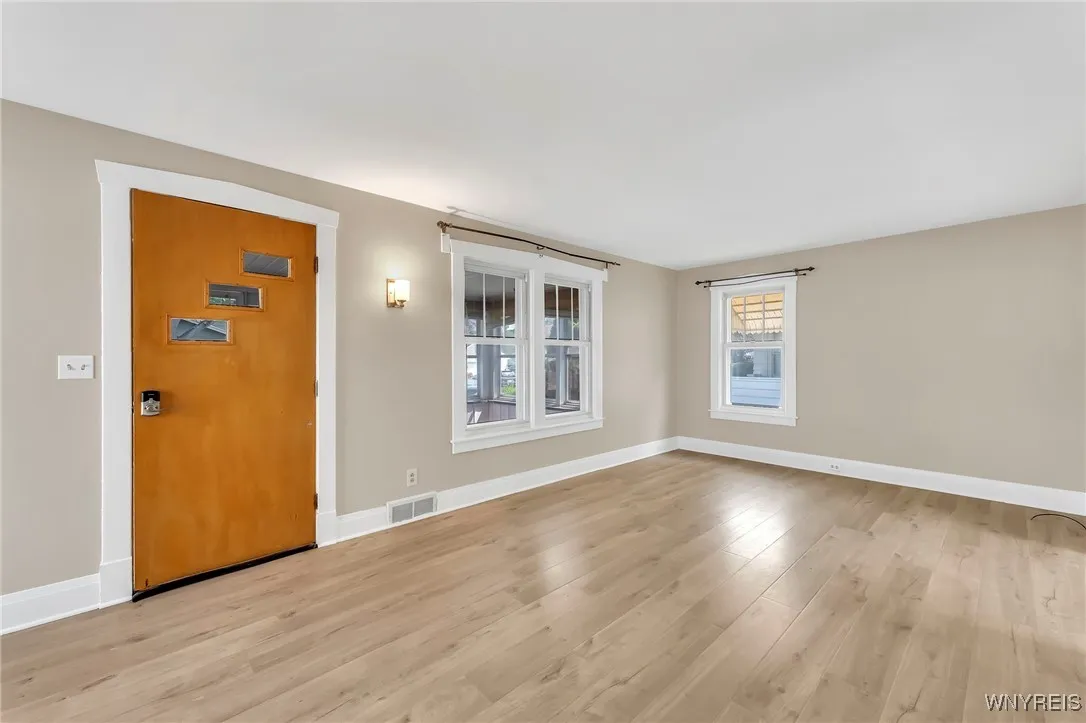 49 Kingsbury Avenue, Batavia City, New York 14020, Batavia City, New York 14020, 3 Bedrooms Bedrooms, 6 Rooms Rooms,1 BathroomBathrooms,Residential,For Sale,49 Kingsbury Avenue, Batavia City, New York 14020,B1622922