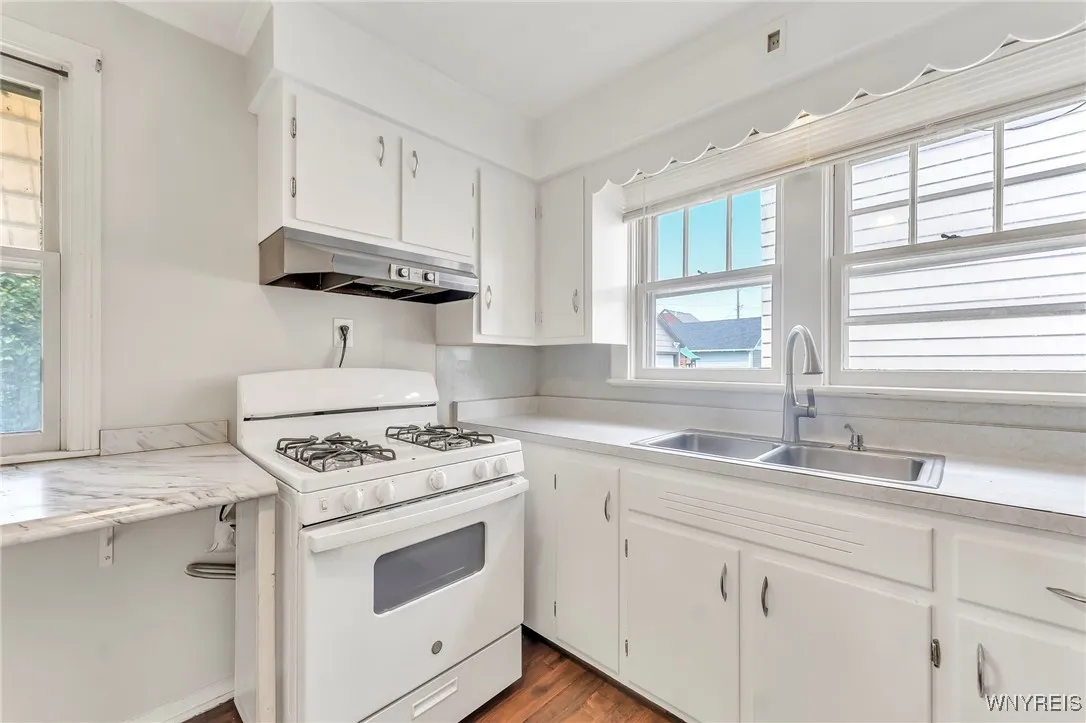 49 Kingsbury Avenue, Batavia City, New York 14020, Batavia City, New York 14020, 3 Bedrooms Bedrooms, 6 Rooms Rooms,1 BathroomBathrooms,Residential,For Sale,49 Kingsbury Avenue, Batavia City, New York 14020,B1622922