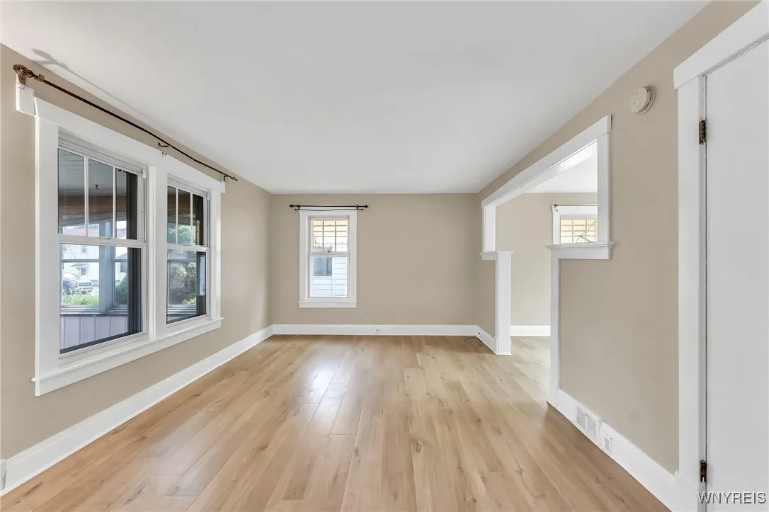 49 Kingsbury Avenue, Batavia City, New York 14020, Batavia City, New York 14020, 3 Bedrooms Bedrooms, 6 Rooms Rooms,1 BathroomBathrooms,Residential,For Sale,49 Kingsbury Avenue, Batavia City, New York 14020,B1622922