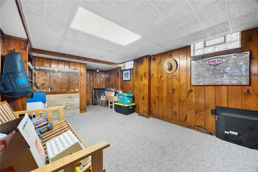 180 Daley Boulevard, Irondequoit, New York 14617, Irondequoit, New York 14617, 4 Bedrooms Bedrooms, 14 Rooms Rooms,2 BathroomsBathrooms,Residential,For Sale,180 Daley Boulevard, Irondequoit, New York 14617,R1622385