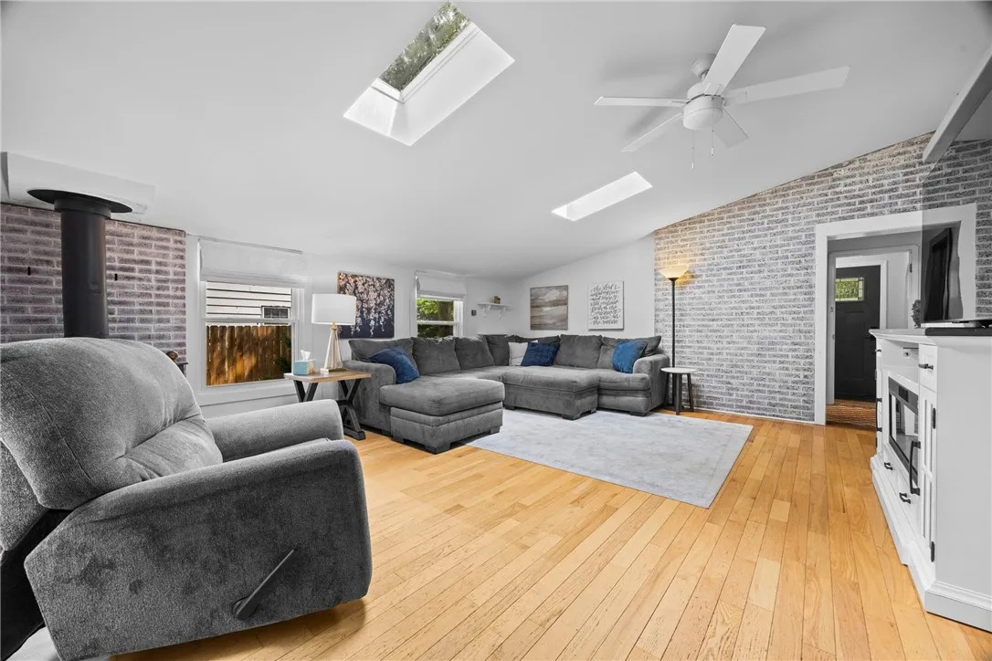 180 Daley Boulevard, Irondequoit, New York 14617, Irondequoit, New York 14617, 4 Bedrooms Bedrooms, 14 Rooms Rooms,2 BathroomsBathrooms,Residential,For Sale,180 Daley Boulevard, Irondequoit, New York 14617,R1622385