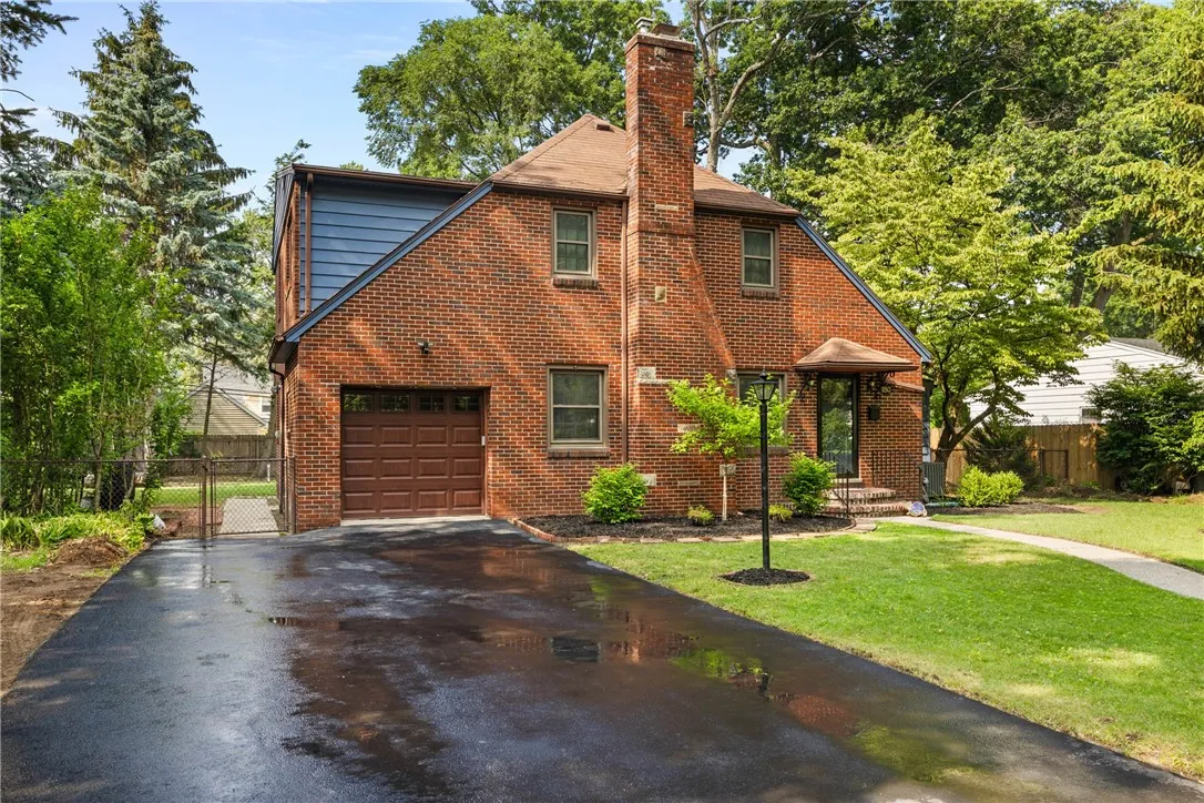 180 Daley Boulevard, Irondequoit, New York 14617, Irondequoit, New York 14617, 4 Bedrooms Bedrooms, 14 Rooms Rooms,2 BathroomsBathrooms,Residential,For Sale,180 Daley Boulevard, Irondequoit, New York 14617,R1622385