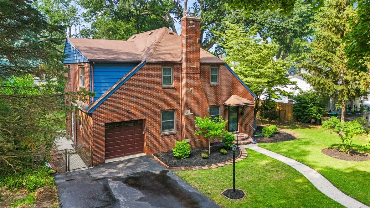 180 Daley Boulevard, Irondequoit, New York 14617, Irondequoit, New York 14617, 4 Bedrooms Bedrooms, 14 Rooms Rooms,2 BathroomsBathrooms,Residential,For Sale,180 Daley Boulevard, Irondequoit, New York 14617,R1622385