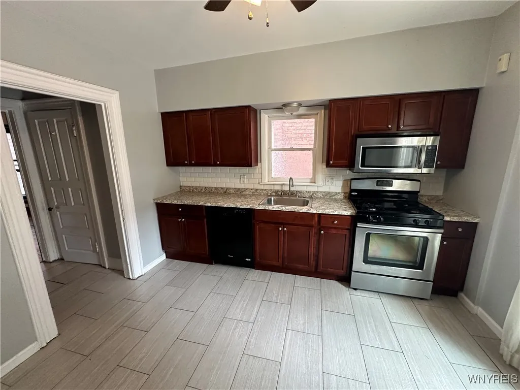 352 Bryant Upper Street, Buffalo, New York 14222, Buffalo, New York 14222, 3 Bedrooms Bedrooms, 5 Rooms Rooms,1 BathroomBathrooms,Residential Lease,For Rent,352 Bryant Upper Street, Buffalo, New York 14222,0,B1623023