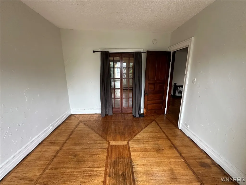 352 Bryant Upper Street, Buffalo, New York 14222, Buffalo, New York 14222, 3 Bedrooms Bedrooms, 5 Rooms Rooms,1 BathroomBathrooms,Residential Lease,For Rent,352 Bryant Upper Street, Buffalo, New York 14222,0,B1623023