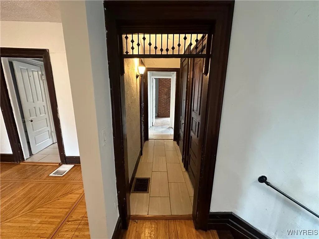 352 Bryant Upper Street, Buffalo, New York 14222, Buffalo, New York 14222, 3 Bedrooms Bedrooms, 5 Rooms Rooms,1 BathroomBathrooms,Residential Lease,For Rent,352 Bryant Upper Street, Buffalo, New York 14222,0,B1623023