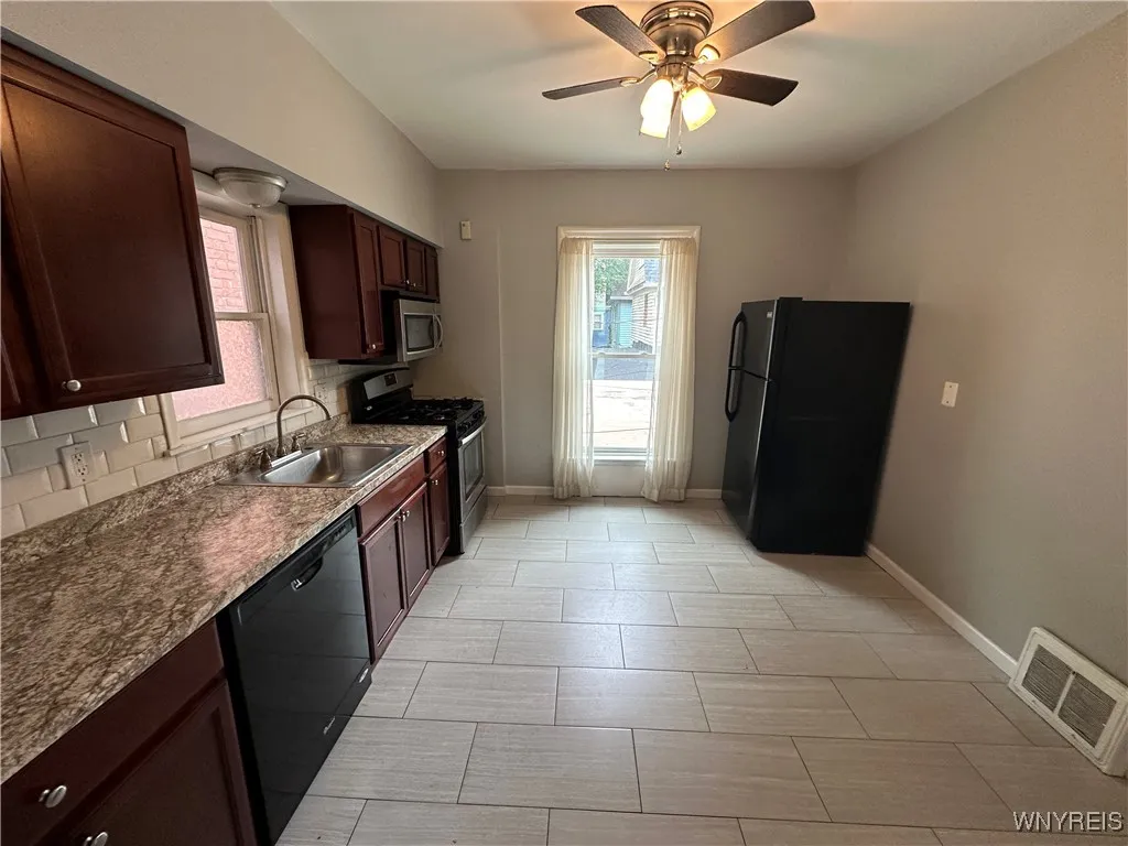 352 Bryant Upper Street, Buffalo, New York 14222, Buffalo, New York 14222, 3 Bedrooms Bedrooms, 5 Rooms Rooms,1 BathroomBathrooms,Residential Lease,For Rent,352 Bryant Upper Street, Buffalo, New York 14222,0,B1623023