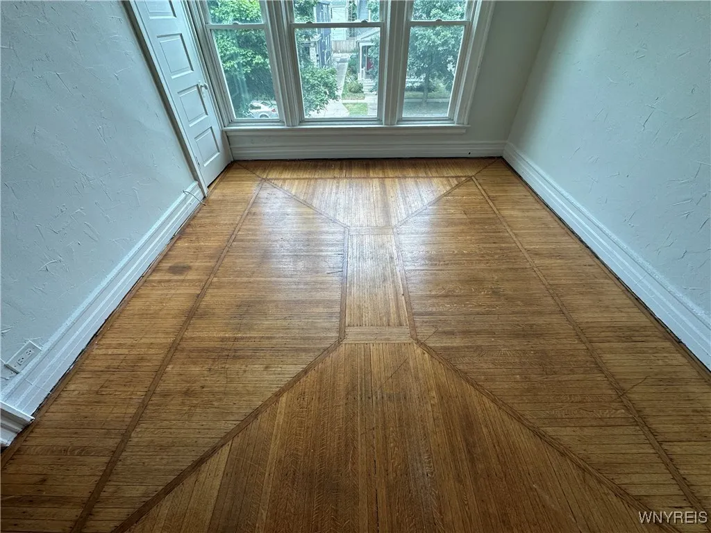 352 Bryant Upper Street, Buffalo, New York 14222, Buffalo, New York 14222, 3 Bedrooms Bedrooms, 5 Rooms Rooms,1 BathroomBathrooms,Residential Lease,For Rent,352 Bryant Upper Street, Buffalo, New York 14222,0,B1623023