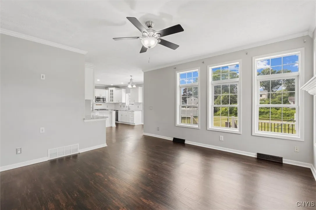 6224 Kenlaren Circle, Cicero, New York 13212, Cicero, New York 13212, 5 Bedrooms Bedrooms, 15 Rooms Rooms,2 BathroomsBathrooms,Residential,For Sale,6224 Kenlaren Circle, Cicero, New York 13212,S1622951