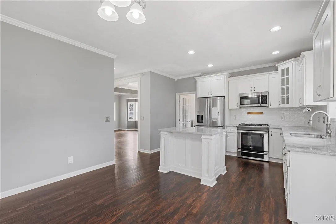 6224 Kenlaren Circle, Cicero, New York 13212, Cicero, New York 13212, 5 Bedrooms Bedrooms, 15 Rooms Rooms,2 BathroomsBathrooms,Residential,For Sale,6224 Kenlaren Circle, Cicero, New York 13212,S1622951