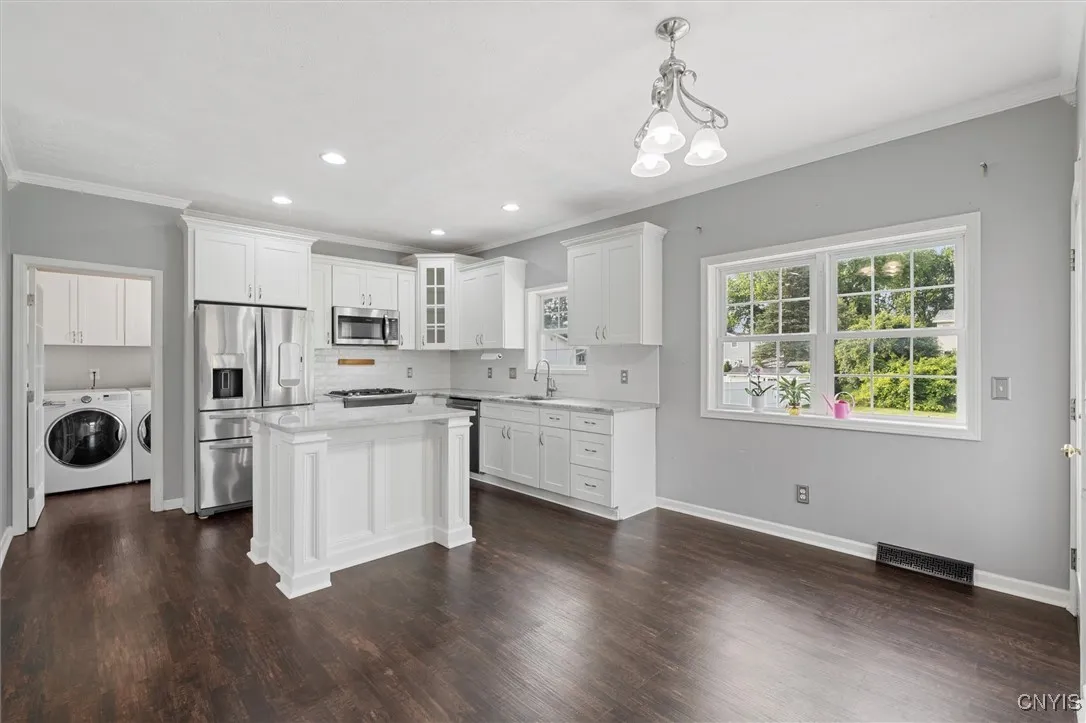 6224 Kenlaren Circle, Cicero, New York 13212, Cicero, New York 13212, 5 Bedrooms Bedrooms, 15 Rooms Rooms,2 BathroomsBathrooms,Residential,For Sale,6224 Kenlaren Circle, Cicero, New York 13212,S1622951