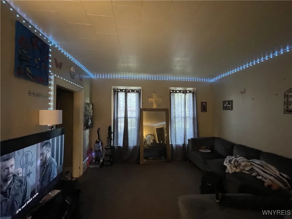 1113 Whitney Avenue, Niagara Falls, New York 14301, Niagara Falls, New York 14301, 7 Bedrooms Bedrooms, ,3 BathroomsBathrooms,Residential,For Sale,1113 Whitney Avenue, Niagara Falls, New York 14301,B1622044