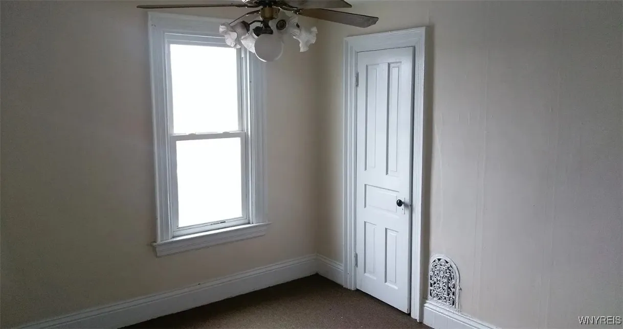 1113 Whitney Avenue, Niagara Falls, New York 14301, Niagara Falls, New York 14301, 7 Bedrooms Bedrooms, ,3 BathroomsBathrooms,Residential,For Sale,1113 Whitney Avenue, Niagara Falls, New York 14301,B1622044