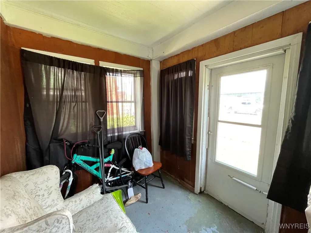 1113 Whitney Avenue, Niagara Falls, New York 14301, Niagara Falls, New York 14301, 7 Bedrooms Bedrooms, ,3 BathroomsBathrooms,Residential,For Sale,1113 Whitney Avenue, Niagara Falls, New York 14301,B1622044