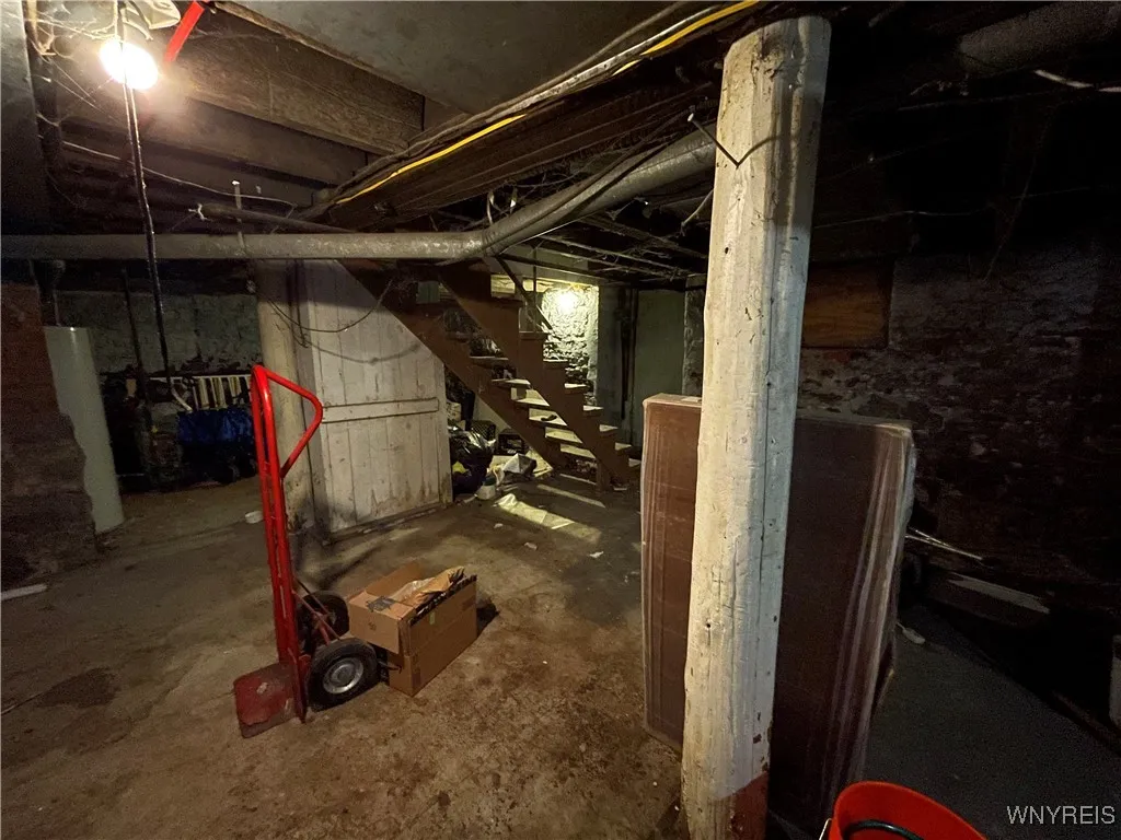 1113 Whitney Avenue, Niagara Falls, New York 14301, Niagara Falls, New York 14301, 7 Bedrooms Bedrooms, ,3 BathroomsBathrooms,Residential,For Sale,1113 Whitney Avenue, Niagara Falls, New York 14301,B1622044