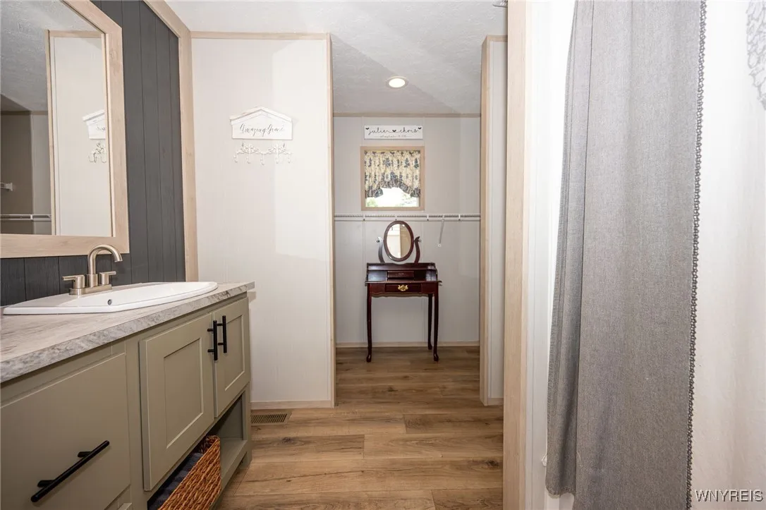 1926 Nesbitt Road, Attica, New York 14011, Attica, New York 14011, 3 Bedrooms Bedrooms, 5 Rooms Rooms,2 BathroomsBathrooms,Residential,For Sale,1926 Nesbitt Road, Attica, New York 14011,B1622550