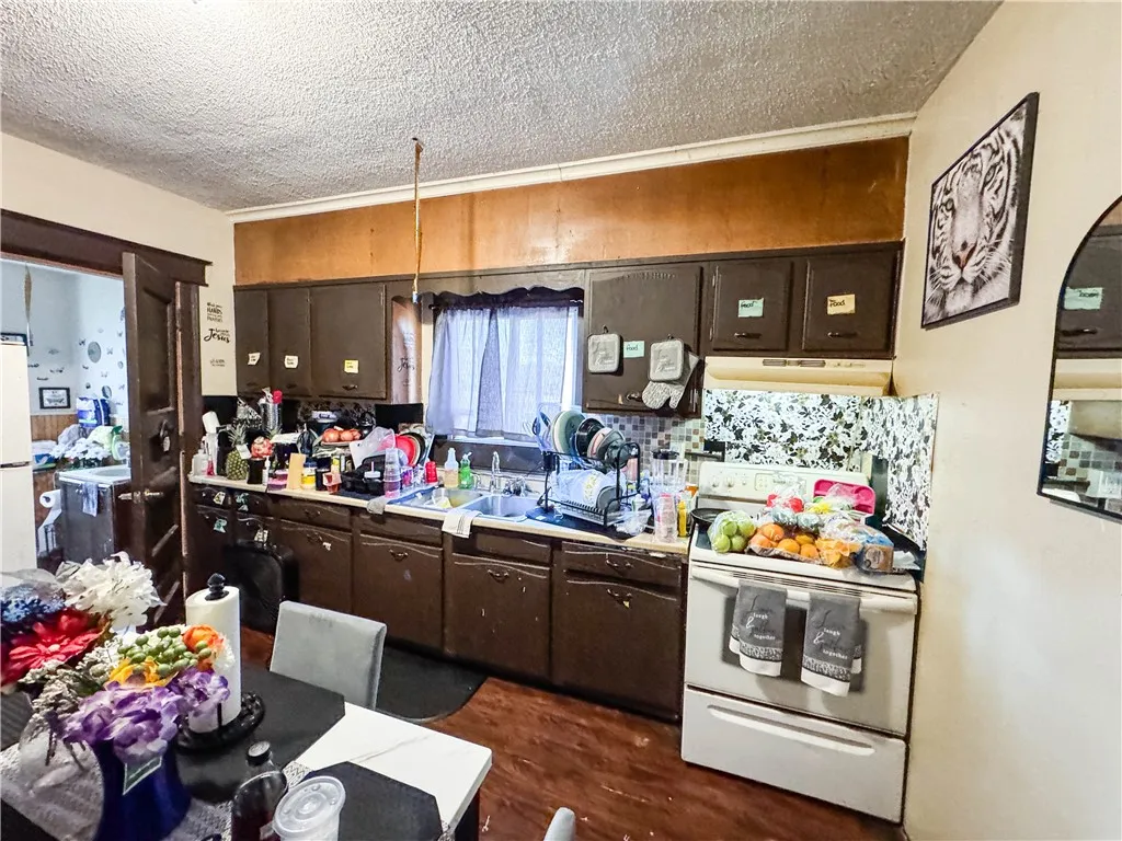 1016 North Goodman Street, Rochester, New York 146, Rochester, New York 14609, 5 Bedrooms Bedrooms, 8 Rooms Rooms,2 BathroomsBathrooms,Residential,For Sale,1016 North Goodman Street, Rochester, New York 146,R1622762