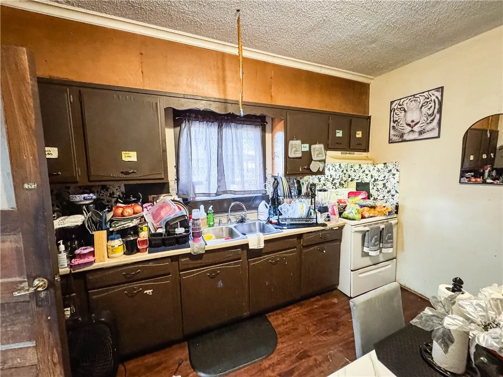 1016 North Goodman Street, Rochester, New York 146, Rochester, New York 14609, 5 Bedrooms Bedrooms, 8 Rooms Rooms,2 BathroomsBathrooms,Residential,For Sale,1016 North Goodman Street, Rochester, New York 146,R1622762
