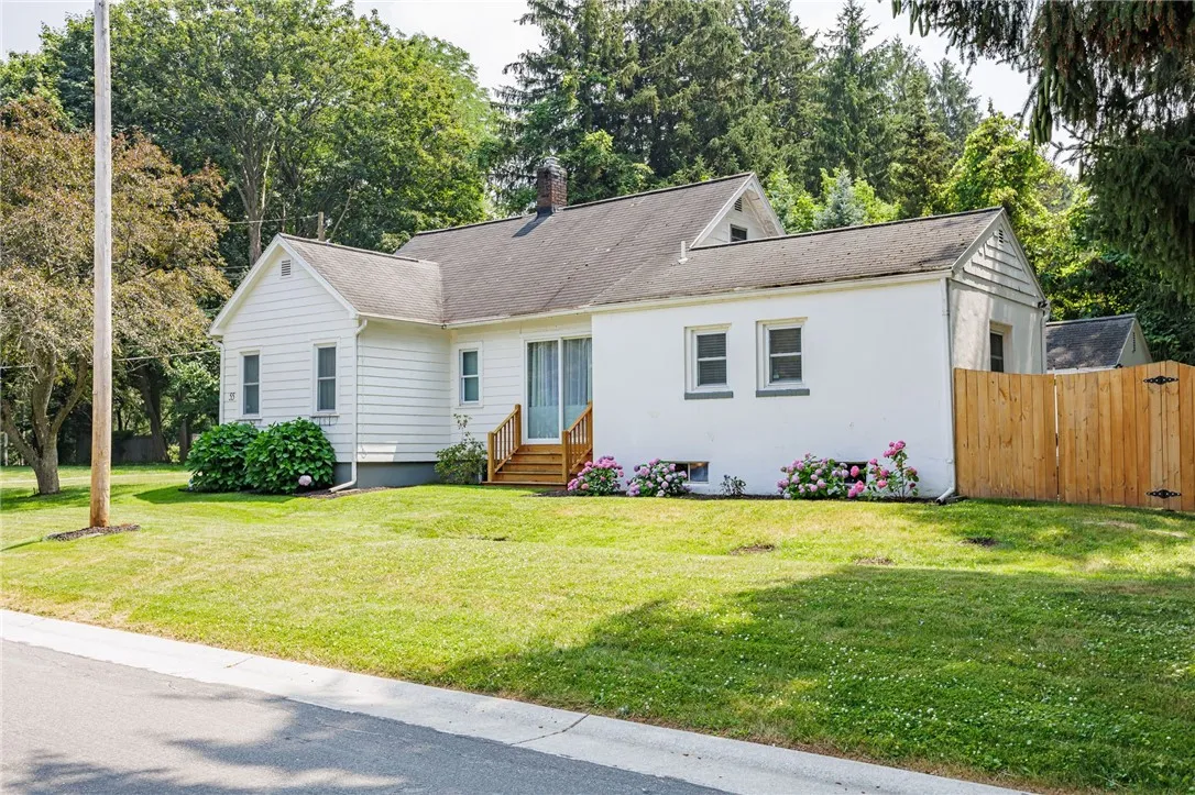 55 Curtice Park, Webster, New York 14580, Webster, New York 14580, 3 Bedrooms Bedrooms, 6 Rooms Rooms,1 BathroomBathrooms,Residential,Closed,55 Curtice Park, Webster, New York 14580,0,R1621763