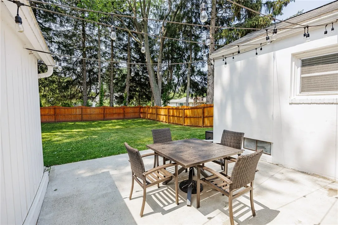 55 Curtice Park, Webster, New York 14580, Webster, New York 14580, 3 Bedrooms Bedrooms, 6 Rooms Rooms,1 BathroomBathrooms,Residential,Closed,55 Curtice Park, Webster, New York 14580,0,R1621763