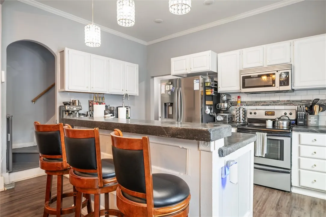 34 High Street, Lyons, New York 14489, Lyons, New York 14489, 7 Bedrooms Bedrooms, 15 Rooms Rooms,4 BathroomsBathrooms,Residential,For Sale,34 High Street, Lyons, New York 14489,R1623040