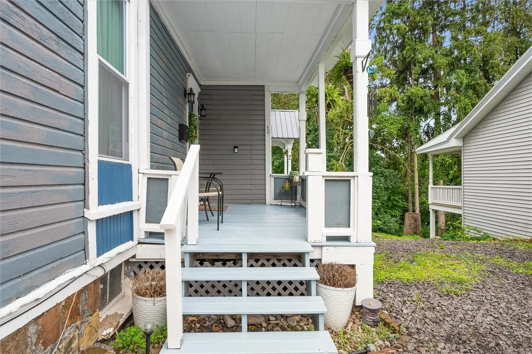 34 High Street, Lyons, New York 14489, Lyons, New York 14489, 7 Bedrooms Bedrooms, 15 Rooms Rooms,4 BathroomsBathrooms,Residential,For Sale,34 High Street, Lyons, New York 14489,R1623040