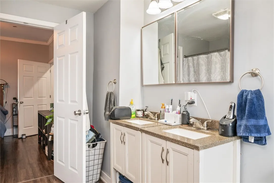34 High Street, Lyons, New York 14489, Lyons, New York 14489, 7 Bedrooms Bedrooms, 15 Rooms Rooms,4 BathroomsBathrooms,Residential,For Sale,34 High Street, Lyons, New York 14489,R1623040