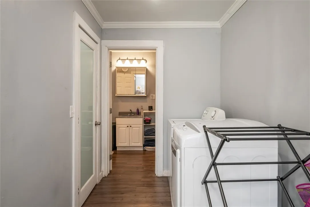 34 High Street, Lyons, New York 14489, Lyons, New York 14489, 7 Bedrooms Bedrooms, 15 Rooms Rooms,4 BathroomsBathrooms,Residential,For Sale,34 High Street, Lyons, New York 14489,R1623040