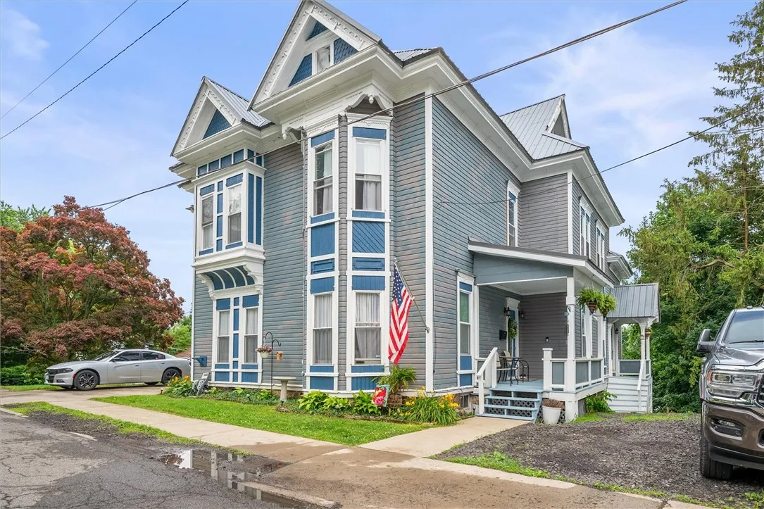 34 High Street, Lyons, New York 14489, Lyons, New York 14489, 7 Bedrooms Bedrooms, 15 Rooms Rooms,4 BathroomsBathrooms,Residential,For Sale,34 High Street, Lyons, New York 14489,R1623040